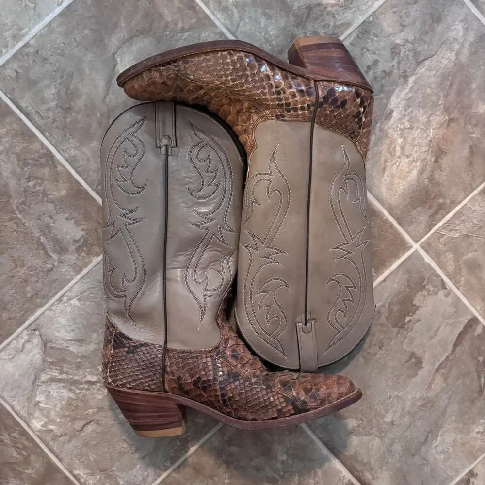 Vintage 1990s rattlesnake skin Cowboy boots, made in USA, size 8 1/2 D men’s!